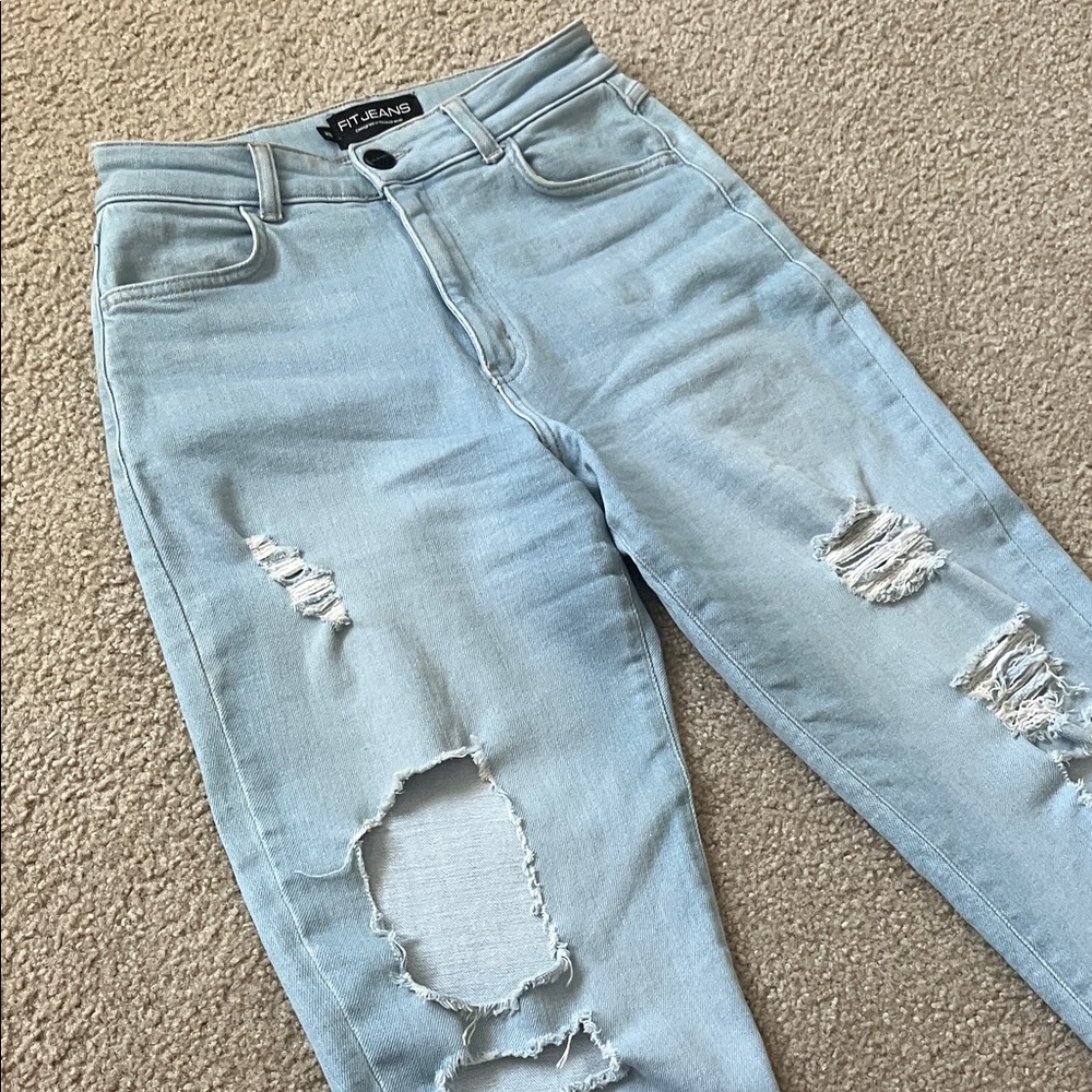 FITJEANS Light Blue Distressed Mom Jeans (XS)